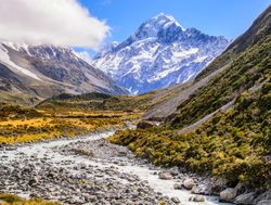 Aroki Mount Cook National Park valley and mountain landscape