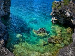Bruce Peninsula National Park blue grotto water