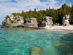 Bruce Peninsula National Park clear water shoreline