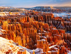 Bryce Canyon hoodoos with traces of snow