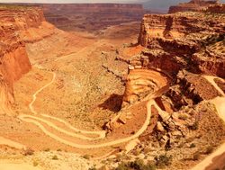 A trail down into the lower part of Canyonlands