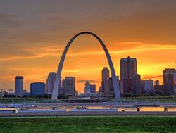Gateway Arch National Park with a sunset