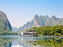 Guilin Li River National Park river cruise