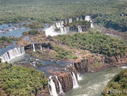 Aerial view of Argentina%27s Iguazu Falls 