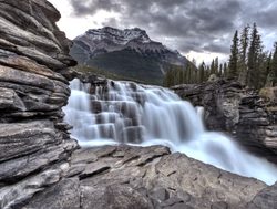 Jasper National Park athabasca falls cascading