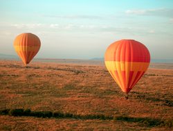 Masaii Mara ballooning over serengeti