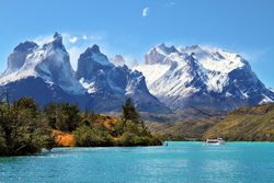  Park Narodowy Torres del Paine krajobraz jeziora i wież 